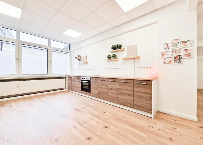 Raj Living - City Center Apartments With 5 Rooms - 10 Min Messe Dus